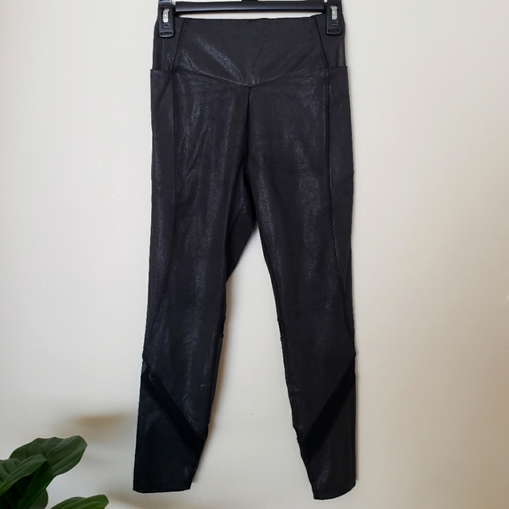PINK Victoria secret ultimate legging, black with shimmer. Sz S